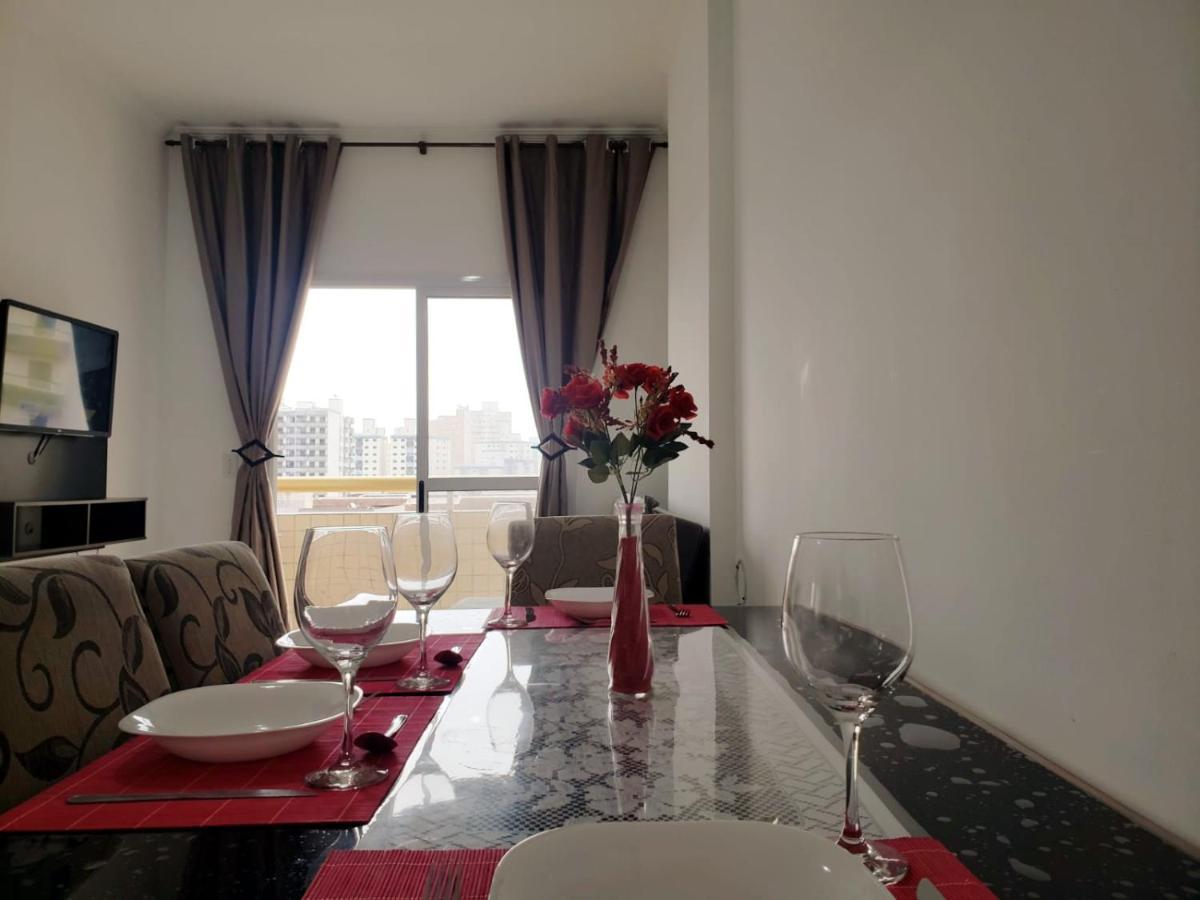 Lindo Apto 300M Praia Da Ocian E Centro - Vista Mar- Varanda Sacada - Wi-Fi 300 Mbps - Vaga De Garagem - Acomoda Ate 6 Pessoas Apartman Praia Grande  Kültér fotó