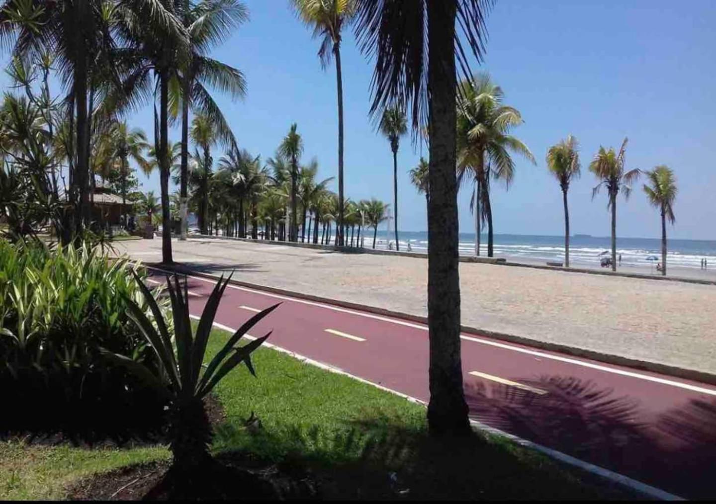 Lindo Apto 300M Praia Da Ocian E Centro - Vista Mar- Varanda Sacada - Wi-Fi 300 Mbps - Vaga De Garagem - Acomoda Ate 6 Pessoas Apartman Praia Grande  Kültér fotó