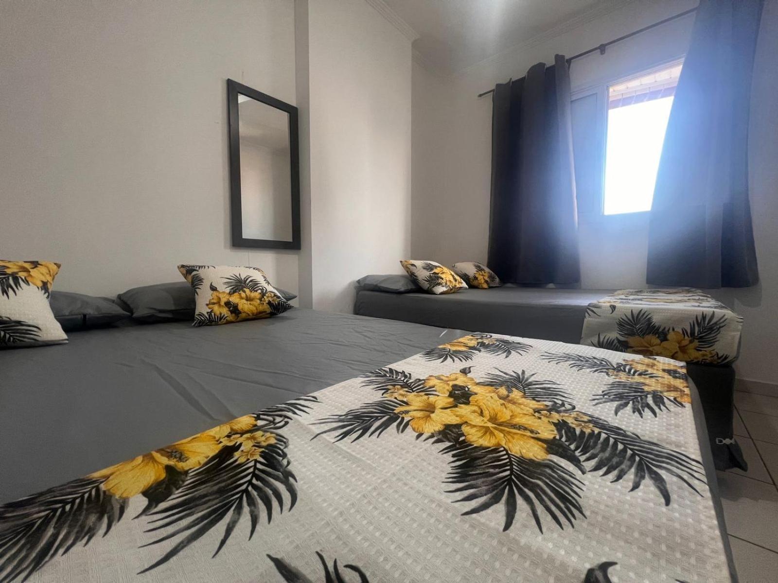 Lindo Apto 300M Praia Da Ocian E Centro - Vista Mar- Varanda Sacada - Wi-Fi 300 Mbps - Vaga De Garagem - Acomoda Ate 6 Pessoas Apartman Praia Grande  Kültér fotó